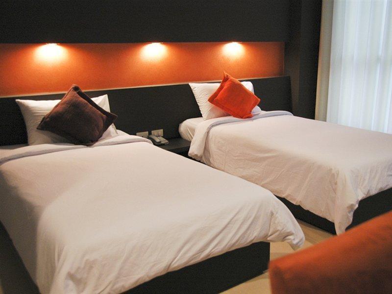 Khách sạn Miramar Bangkok